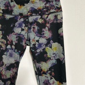 Women's‎ Medium Active Life Capri Leggings Floral Colorful Athletic Walking Yoga